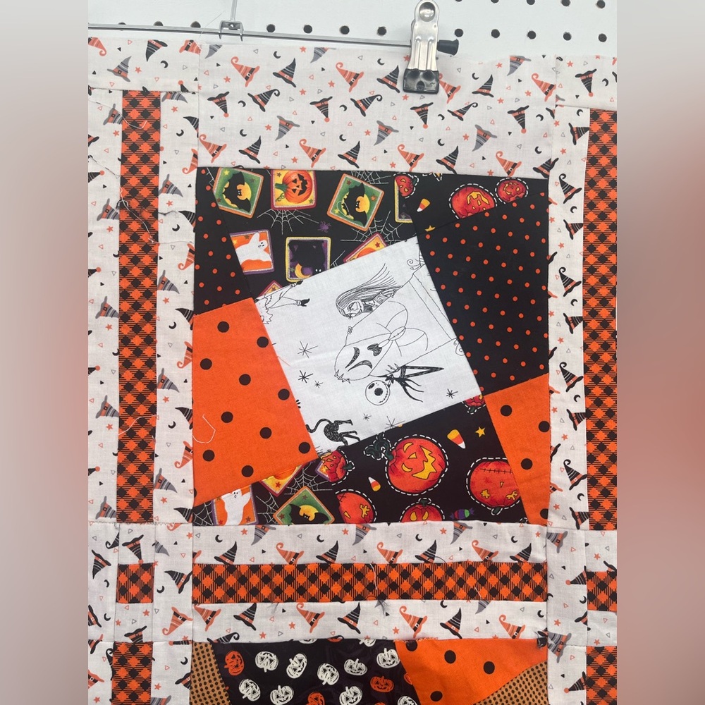 61x96 Halloween Themed in Square Quilt Patterned Fabric. - Picture 6 of 10